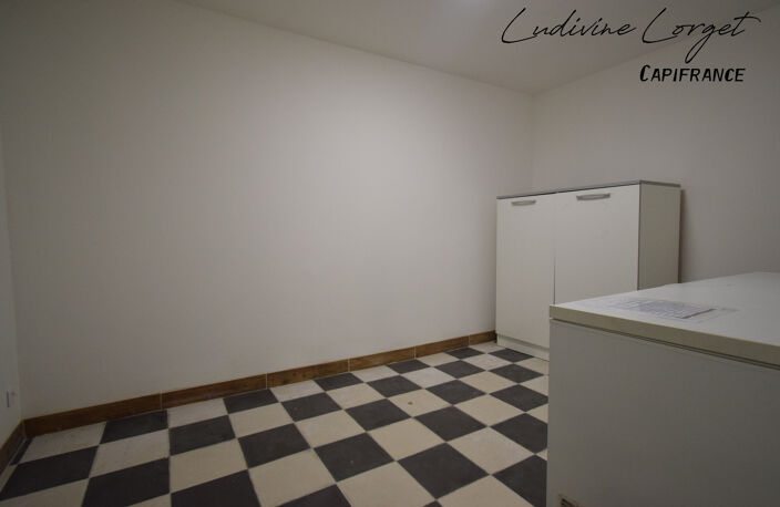 A vendre Local professionnel loué /bureau proche de EPERNAY (51)À vendre – Pressoir - cuverie -stockage -bureaux – 423m2 — photo 5