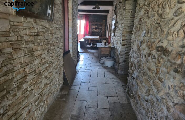 PUYOÔ – MAISON DE CARACTÈRE DE 188,83 M², 5 CHAMBRES, GRANGE D’ENVIRON 300 M² ET TERRAIN DE 1 198 M² – 245 000 € — photo 3
