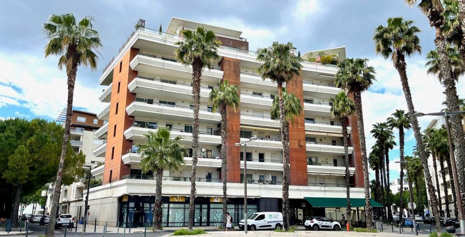 Bassin Jacques Coeur. Spacieux T2 avec grande terrasse et garage — photo 1