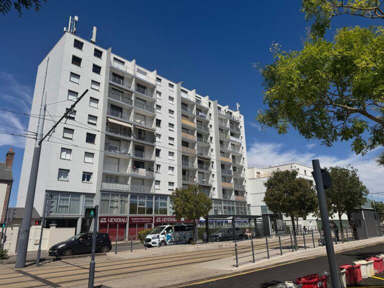 Appartement À Vendre — photo 1