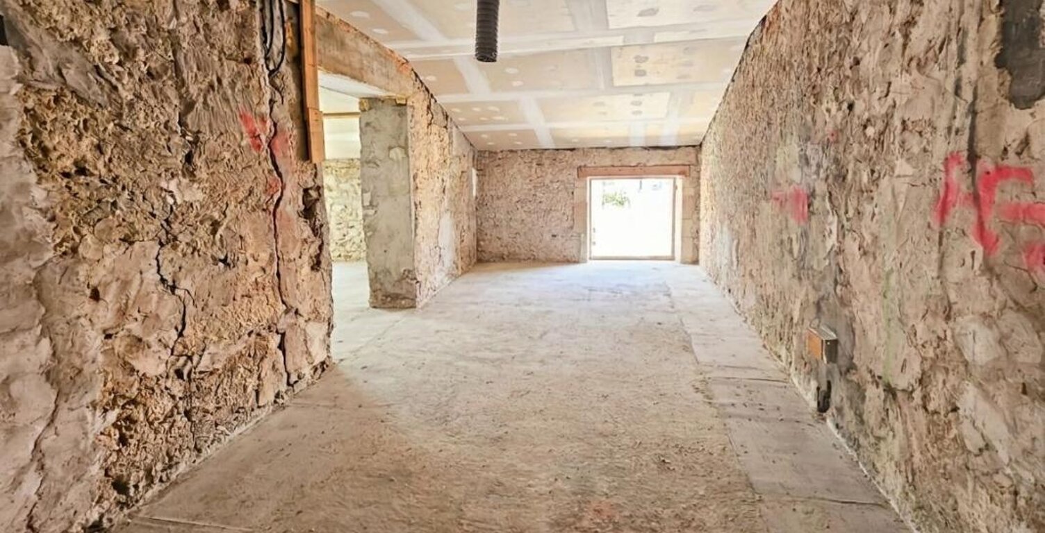 À Vendre à Montfrin - Maison de village de 85m² avec terrasse tropézienne — photo 1
