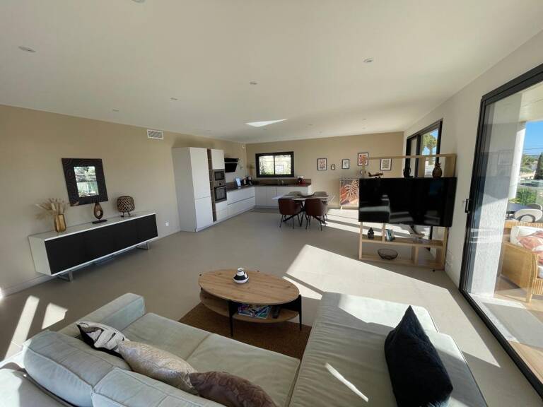 A  VENDRE SUPERBE APPARTEMENT DE LUXE A BANDOL  83150 COTE D AZUR — photo 1