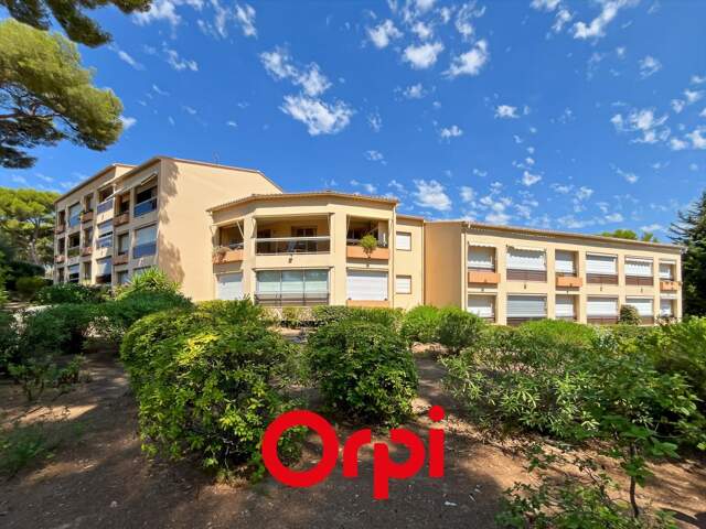 Appartement À Vendre — photo du bien