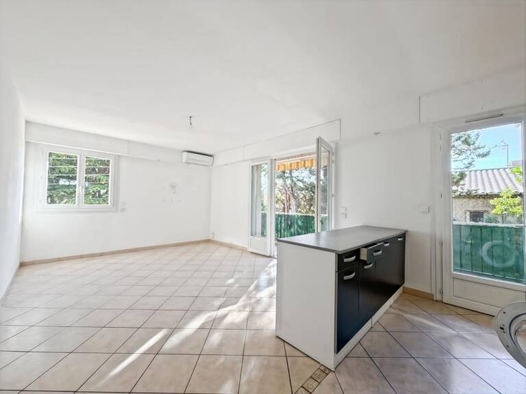 FREJUS F3 63 m² parking cave — photo 1