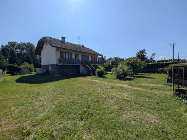 A vendre à BLOYE – Maison individuelle rénovée avec grand terrain et fort potentiel d'évolution — photo du bien