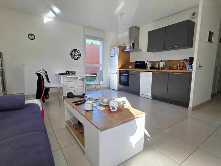 Appartement À Vendre avec Garage — photo 1