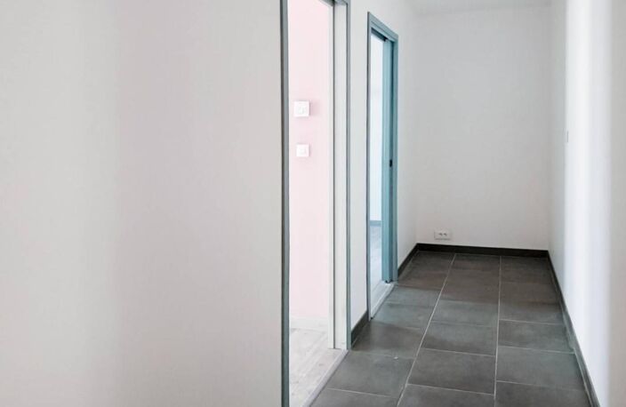 Vente appartement T5 et grand garage à Lespignan — photo 5