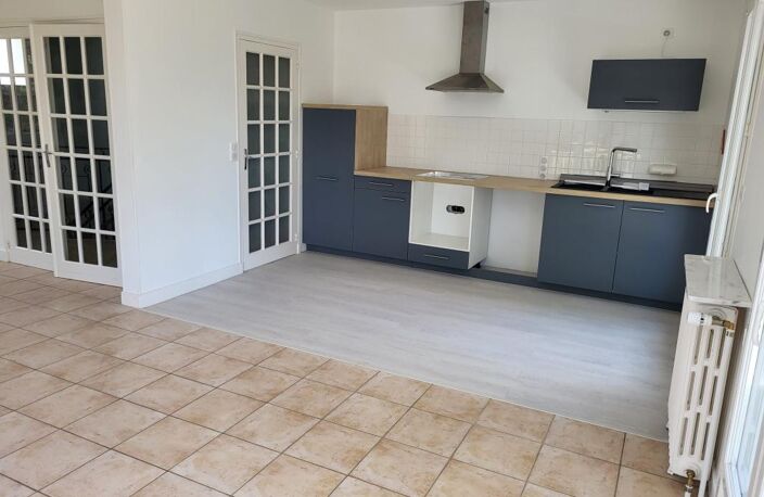   À LOUER – Maison 95 m² avec jardin – Le Vigen   — photo 3