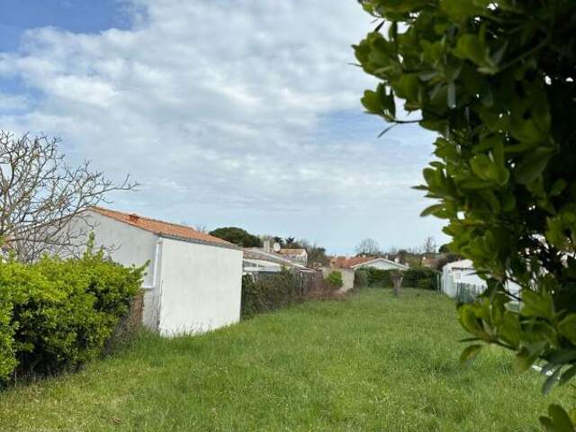 Terrain La Bree Les Bains 555 m2 — photo du bien