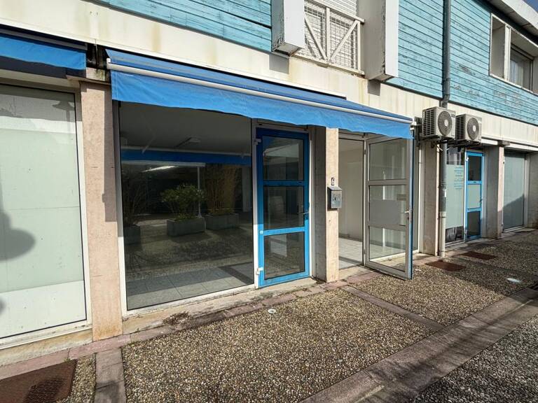 Local commercial à vendre – Grand Village, centre — photo 1