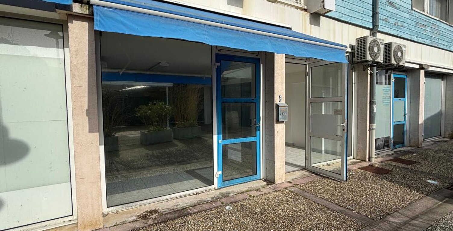 Local commercial à vendre – Grand Village, centre — photo 1