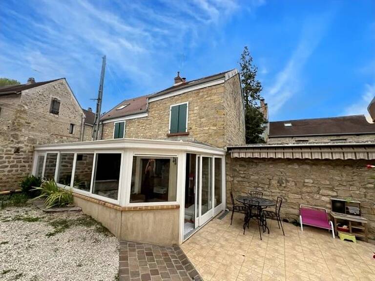 Maison individuelle en pierre pleine de charme avec jardin et garage – Sagy — photo 1