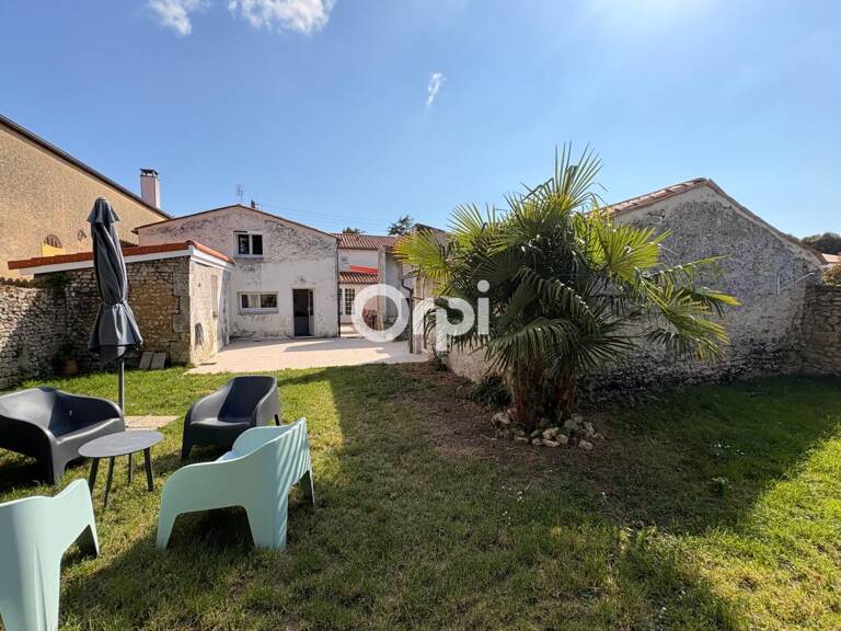 Maison 7 pièces en centre-ville de MARENNES — photo 1