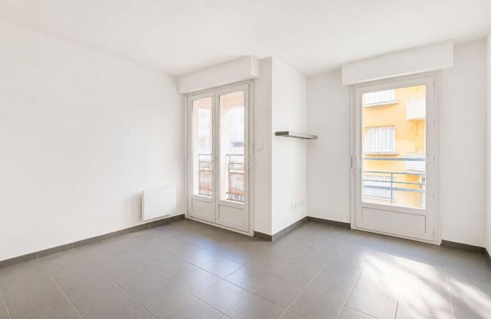 BONNEFOY – T2 avec Balcon & Parking Sous-Sol – PROCHE MÉTRO ET FUTURE LIGNE C — photo 2