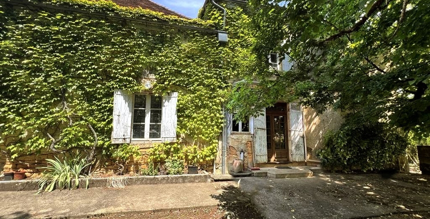 Maison de Maitre à Coulaures 7 pièce(s) 160 m2 — photo 1