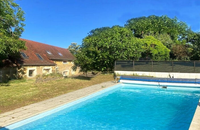 Maison en pierre avec piscine à Excideuil 5 pièce(s) 180 m2 — photo 2