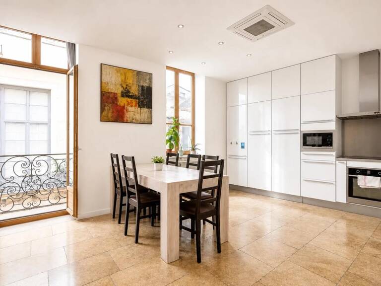 Appartement de 4 pièces de 118 m² à Nîmes — photo 1