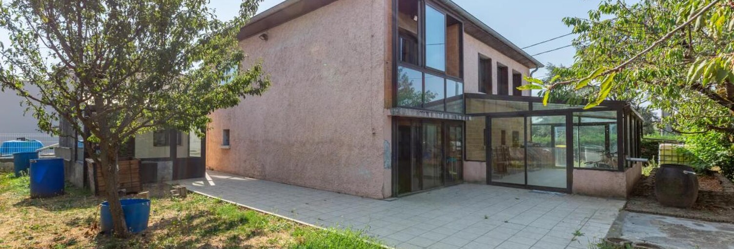 Maison 8 Pièces 158 m² à vendre à Mions (69780)