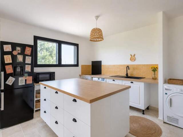 MAISON FAMILIALE – MIONS QUARTIER RÉSIDENTIEL – ÉTAGE RÉNOVÉ – TERRAIN PISCINABLE – MAISON INTERGÉNÉRATIONNELLE — photo du bien