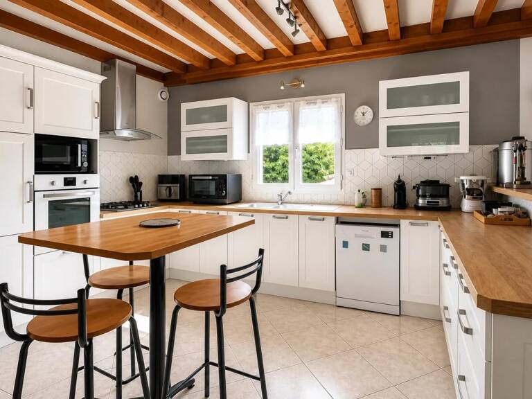 Maison de 7 pièces de 180 m² à Jassans-Riottier — photo 1