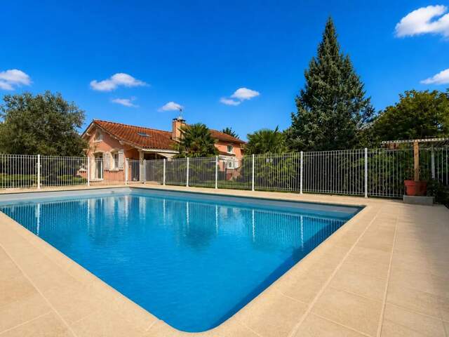 Maison de 7 pièces de 180 m² à Jassans-Riottier — photo du bien