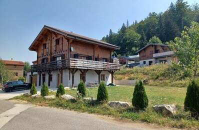 PREMANON : Chalet avec 2 logements et grand garge — photo du bien