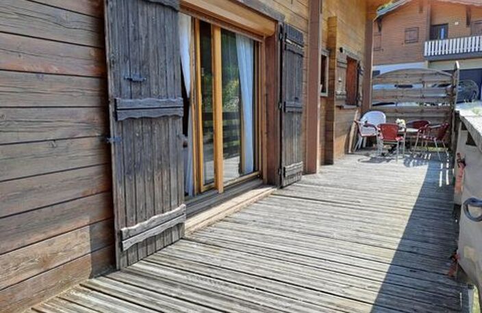 PREMANON : Chalet avec 2 logements et grand garge — photo 2