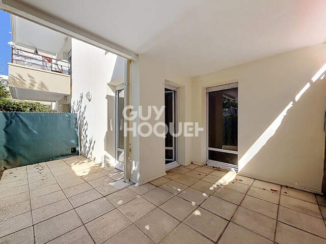 Appartement F2, 43 m² en rez-de-chaussée avec terrasse et parking, à vendre à Perpignan (66000) quartier Saint Martin — photo du bien