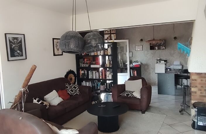 GRANDE MAISON FAMILIALE DE 6 CHAMBRES AVEC POTENTIEL COMMERCIAL — photo 3