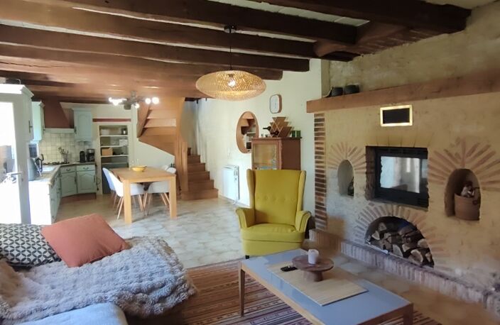 PÉRIGORD NOIR, CHARMANTE MAISON EN PIERRE DE 95 M² SH AVEC JARDIN + UN GARAGE DE 32M² ENVIRON NON ATTENANT SUR 640M² CLOS — photo 3