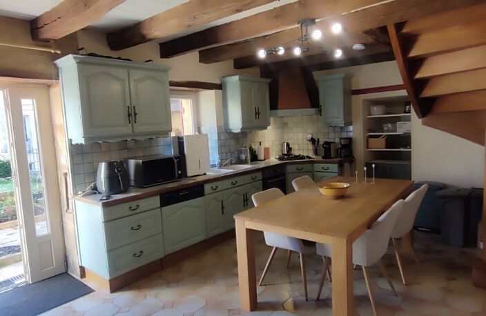 PÉRIGORD NOIR, CHARMANTE MAISON EN PIERRE DE 95 M² SH AVEC JARDIN + UN GARAGE DE 32M² ENVIRON NON ATTENANT SUR 640M² CLOS — photo 5