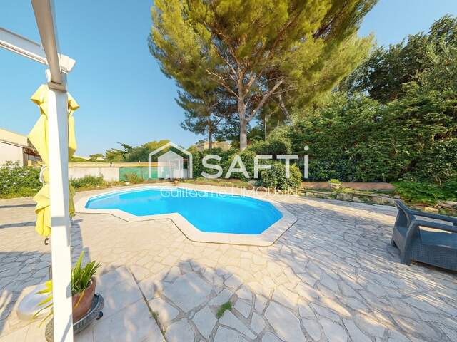 Villa contemporaine avec piscine entre mer et campagne — photo du bien