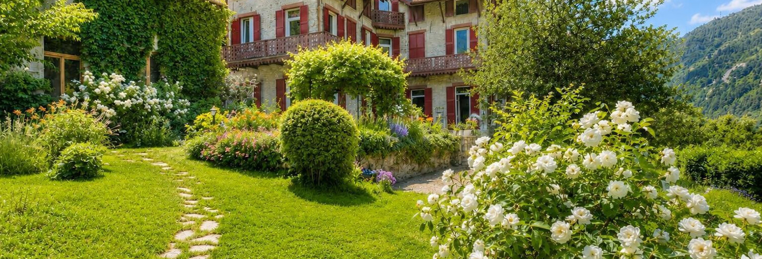 Maison 11 Pièces 309 m² à vendre à Saint-Martin-Vésubie (06450)
