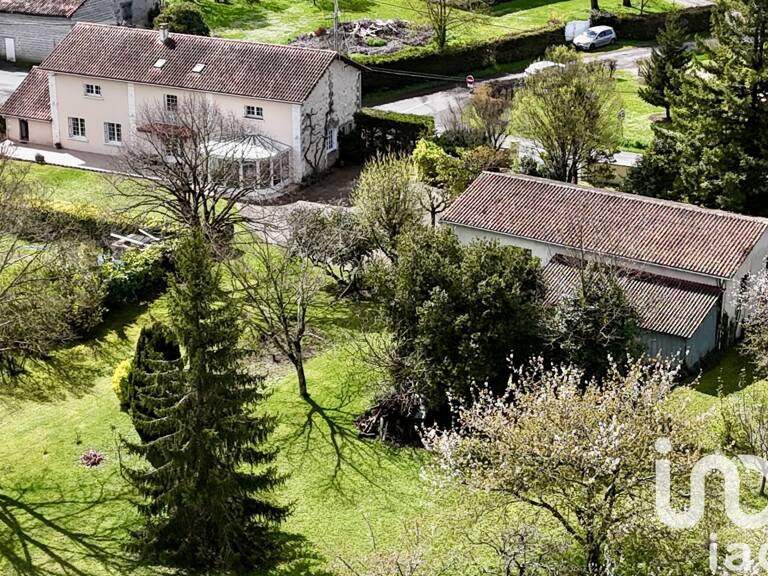 Vente Maison/villa 9 pièces — photo 1
