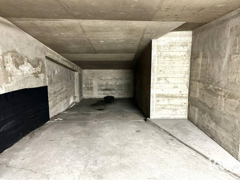 Location Parking 10 m&sup2; — photo 1
