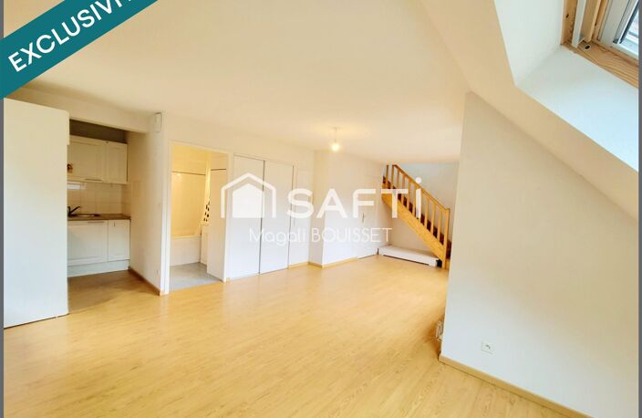 Appartement T3 duplex de 51m², une terrasse avec vue sur le Venasque, deux chambres et une salle d'eau et une salle de bain, une place de parking, un local à ski et vélo. — photo 2