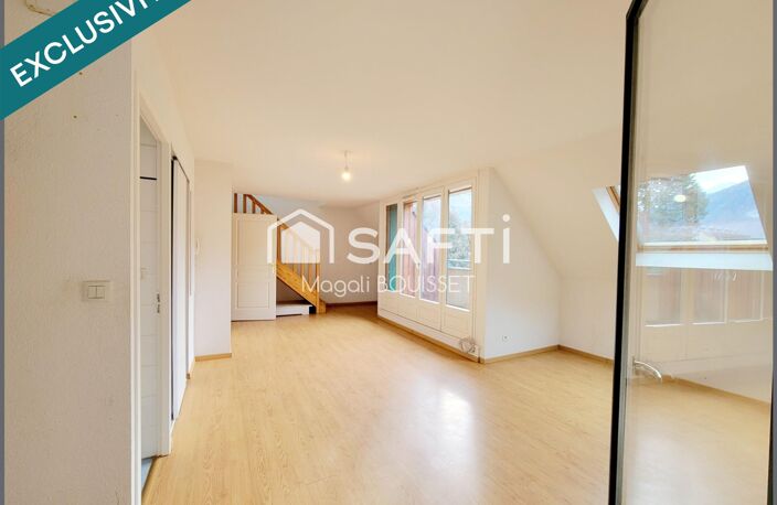 Appartement T3 duplex de 51m², une terrasse avec vue sur le Venasque, deux chambres et une salle d'eau et une salle de bain, une place de parking, un local à ski et vélo. — photo 4