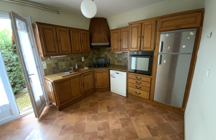 Bergerac Rive gauche - Maison à rafraîchir 94 m2 - Jardin et — photo 4