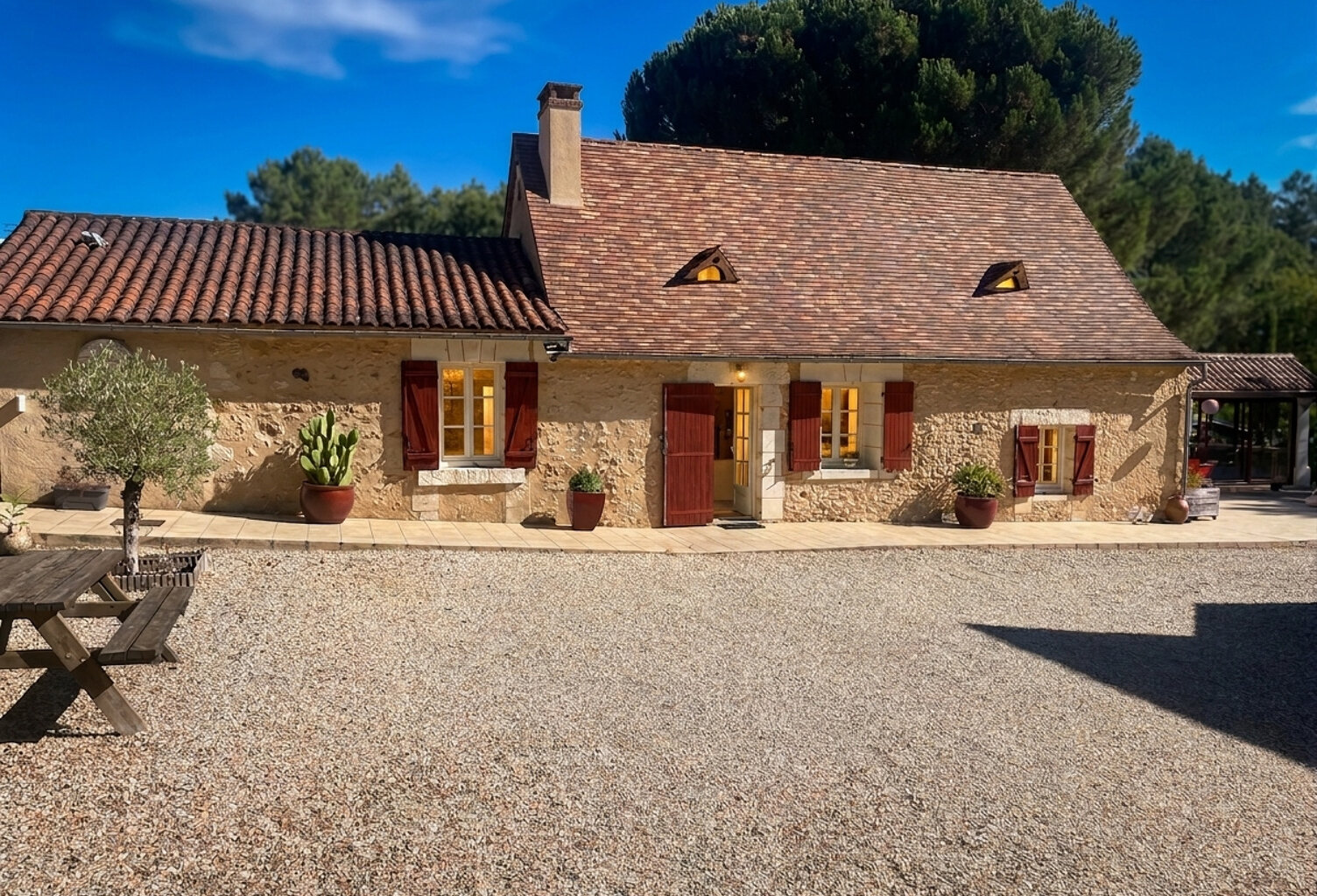 Longère en pierre avec gîtes, dépendances et près de 2 hect — photo 1