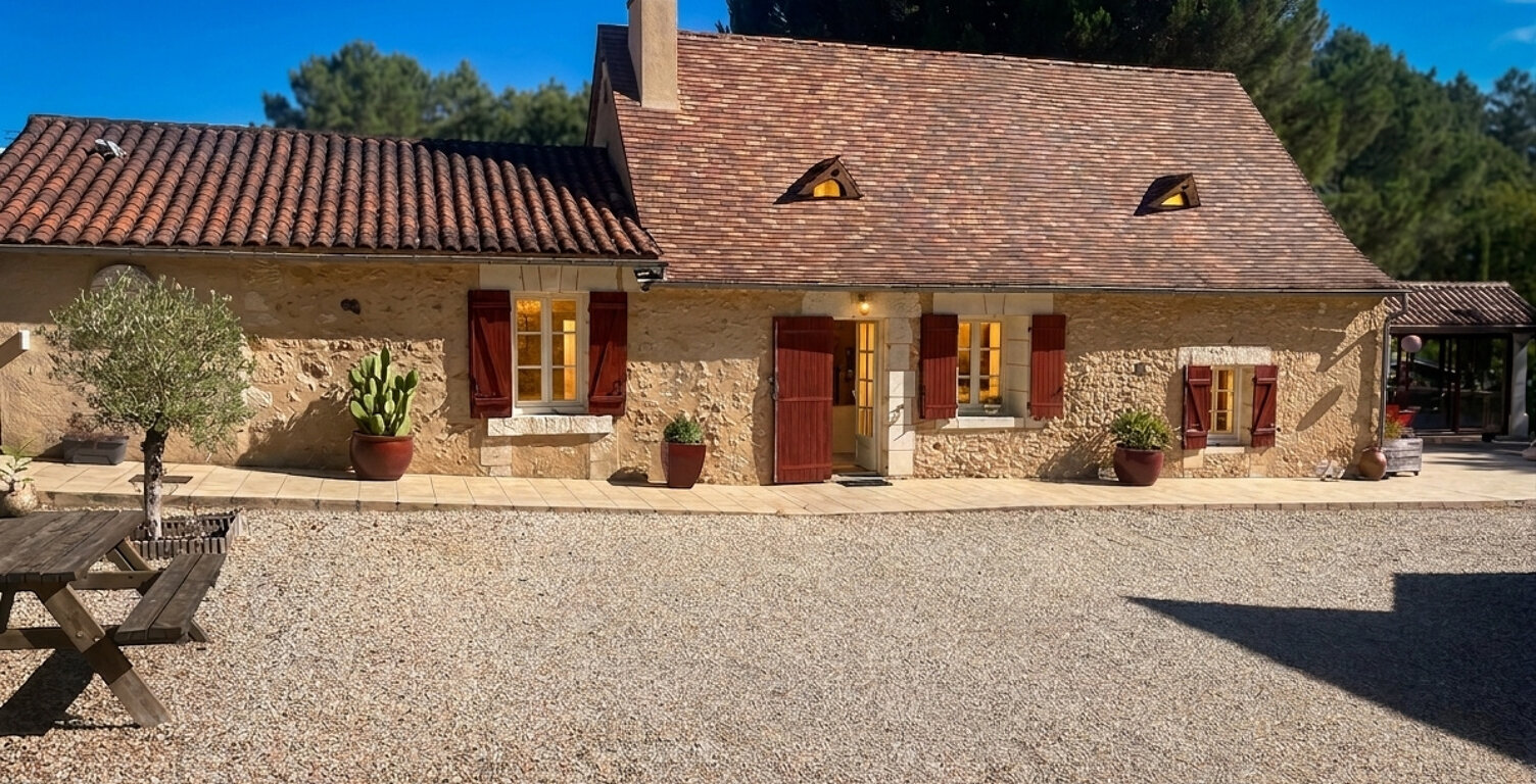 Longère en pierre avec gîtes, dépendances et près de 2 hect — photo 1