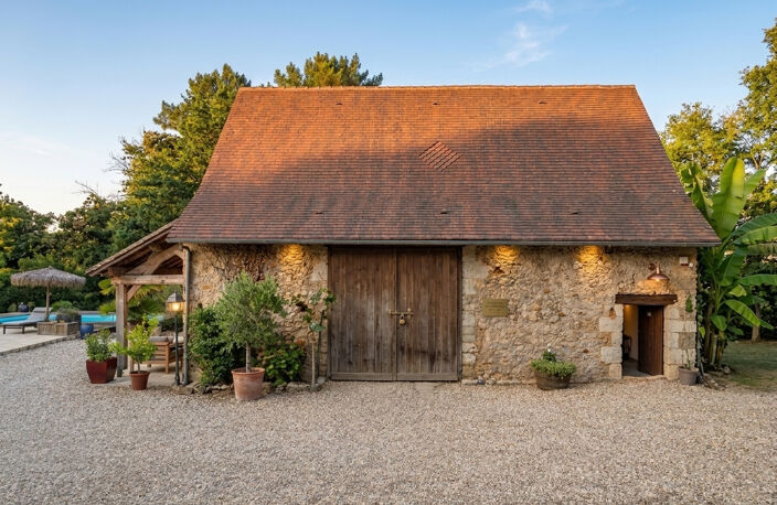 Longère en pierre avec gîtes, dépendances et près de 2 hect — photo 2