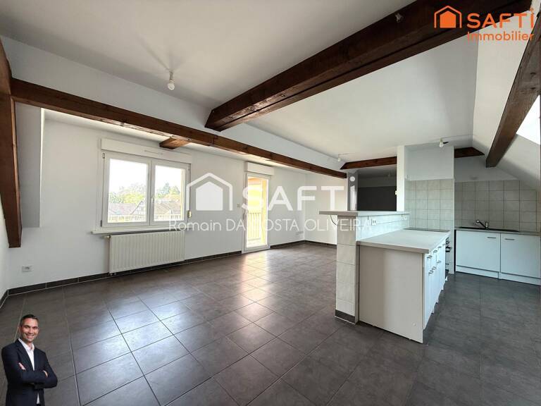 Superbe appartement de 3 pièces au 2éme et dernier étage, disposant d'un balcon, d'une place de stationnement privée et d'une cave ! — photo 1