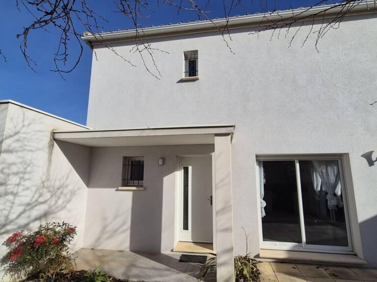Villa — photo 1