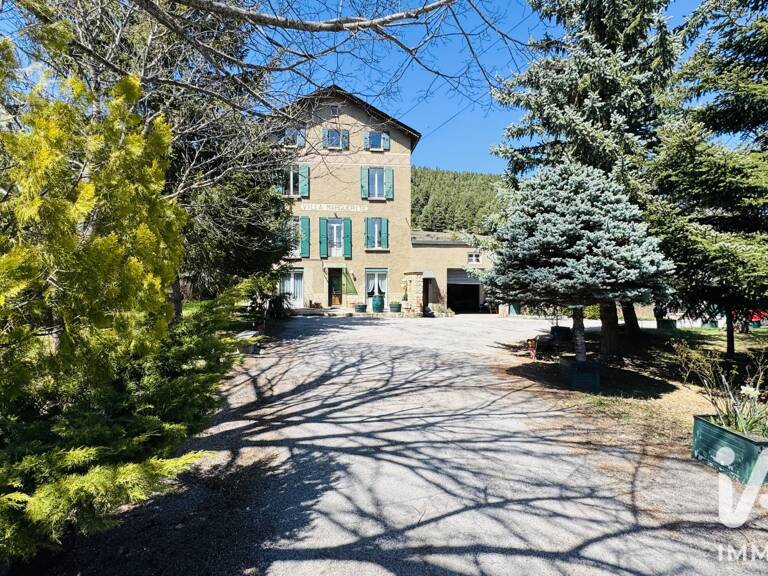 Vente Maison/villa 13 pièces — photo 1