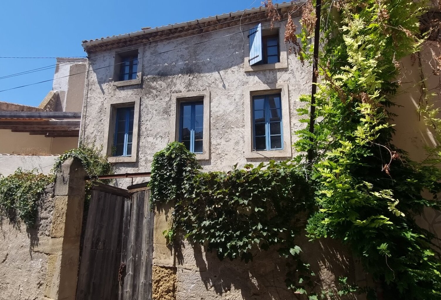 Maison de caractère de 208 m2 avec cour et garage, à deux pas des plages et de Béziers — photo 1