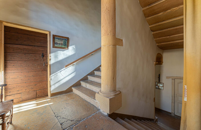 Maison Forte, Manoir d'exception au coeur du Beaujolais 350m — photo 4