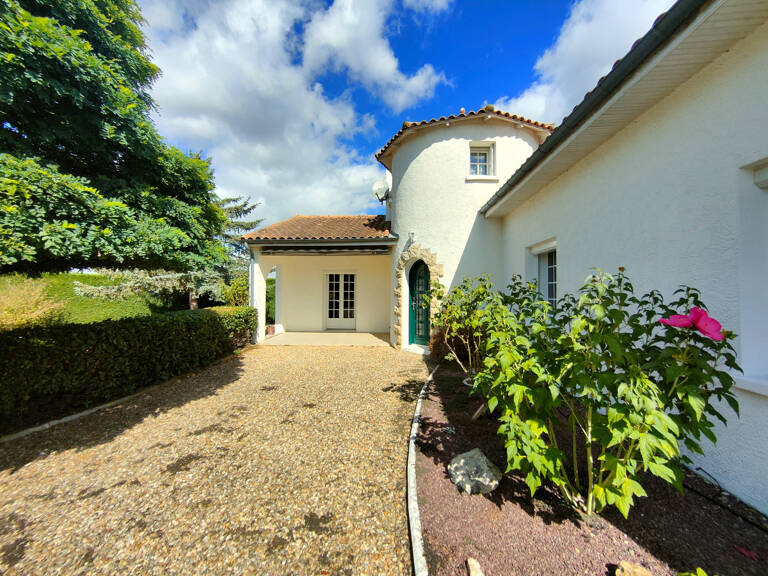 Maison 5 pièces de 187m2 sur parcelle de 2065m2 avec piscine — photo 1