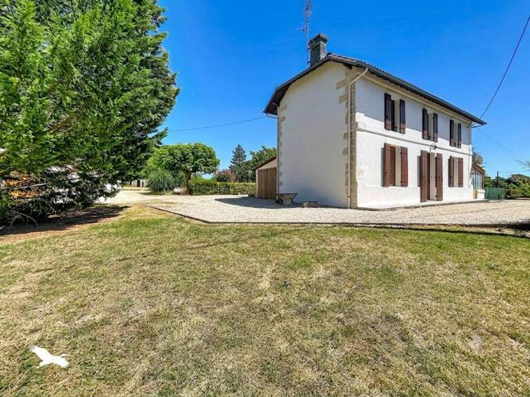 Maison en pierre de 7 pièces principales — photo 1