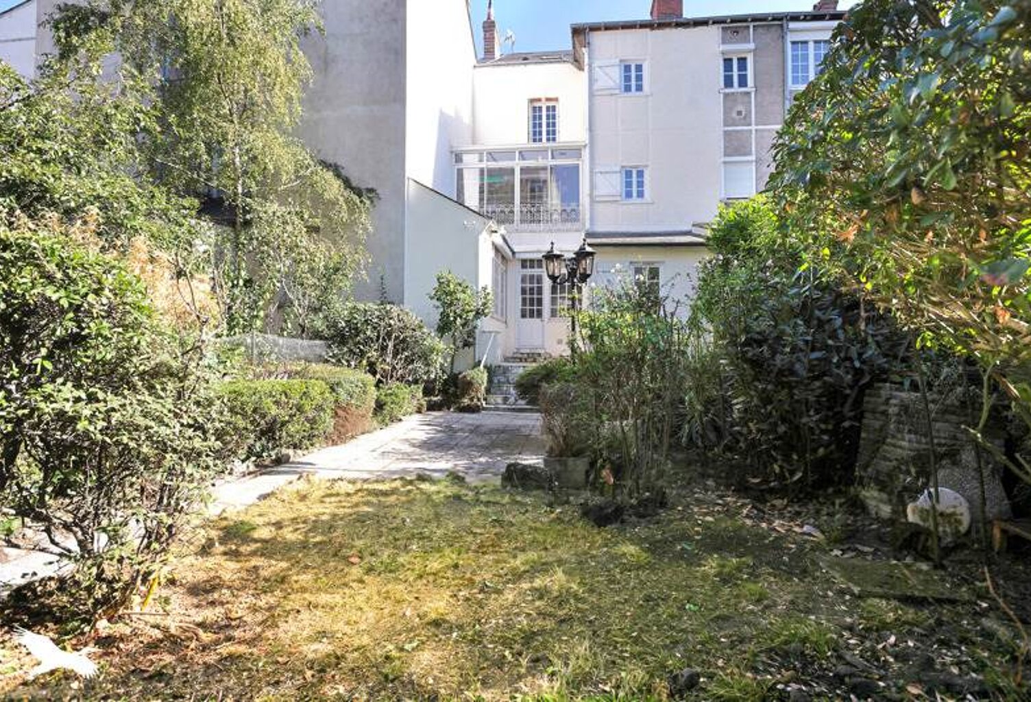 Maison de ville de 10 pièces principales — photo 1