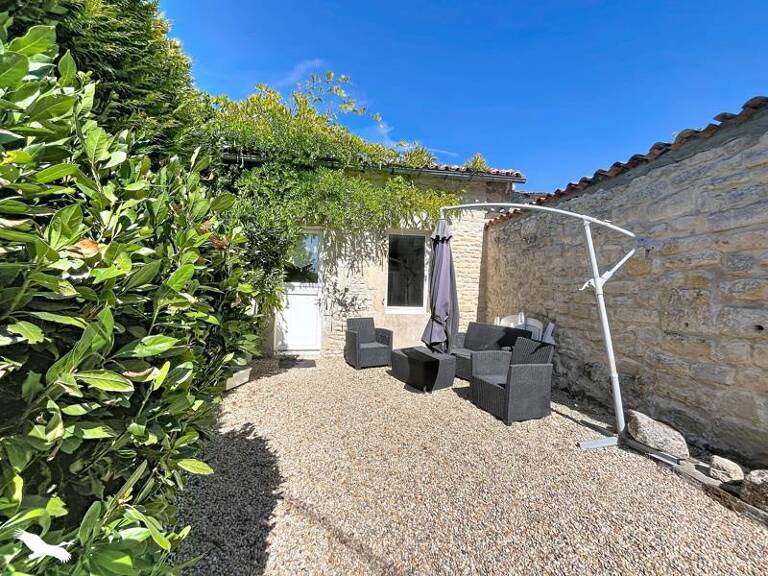 Maison en pierre de 2 pièces principales — photo 1